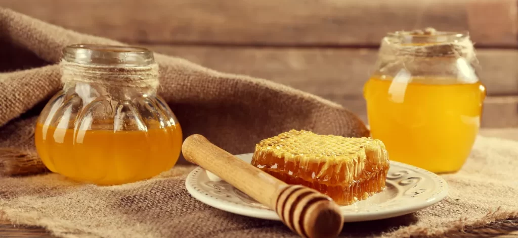 Can You Eat Honeycomb? Benefits, Uses, and Dangers