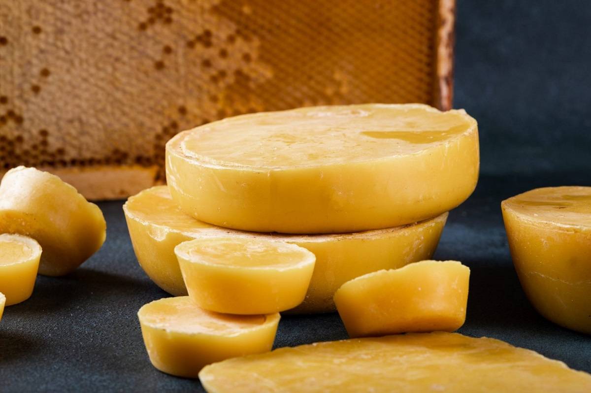 How to Melt and Clean Beeswax before Using?